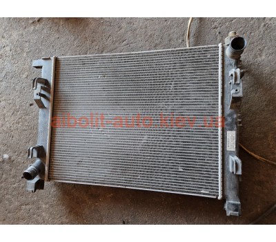 Радіатор охолодження  Renault Logan II 2013 - 2020р.